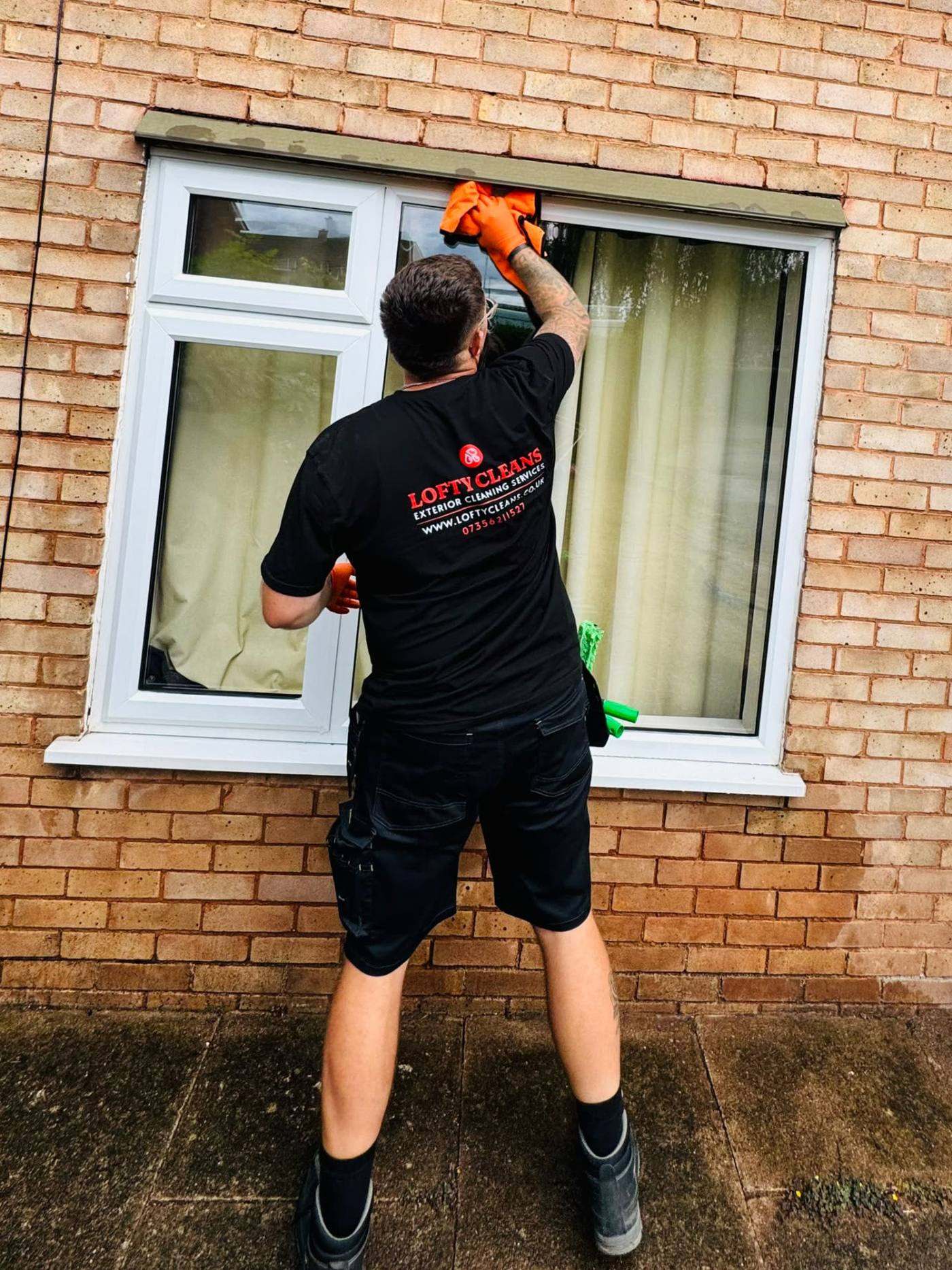 Clean windows on a UK home